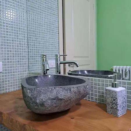 Jil House Relax Tra Lago E Natura Apartment *